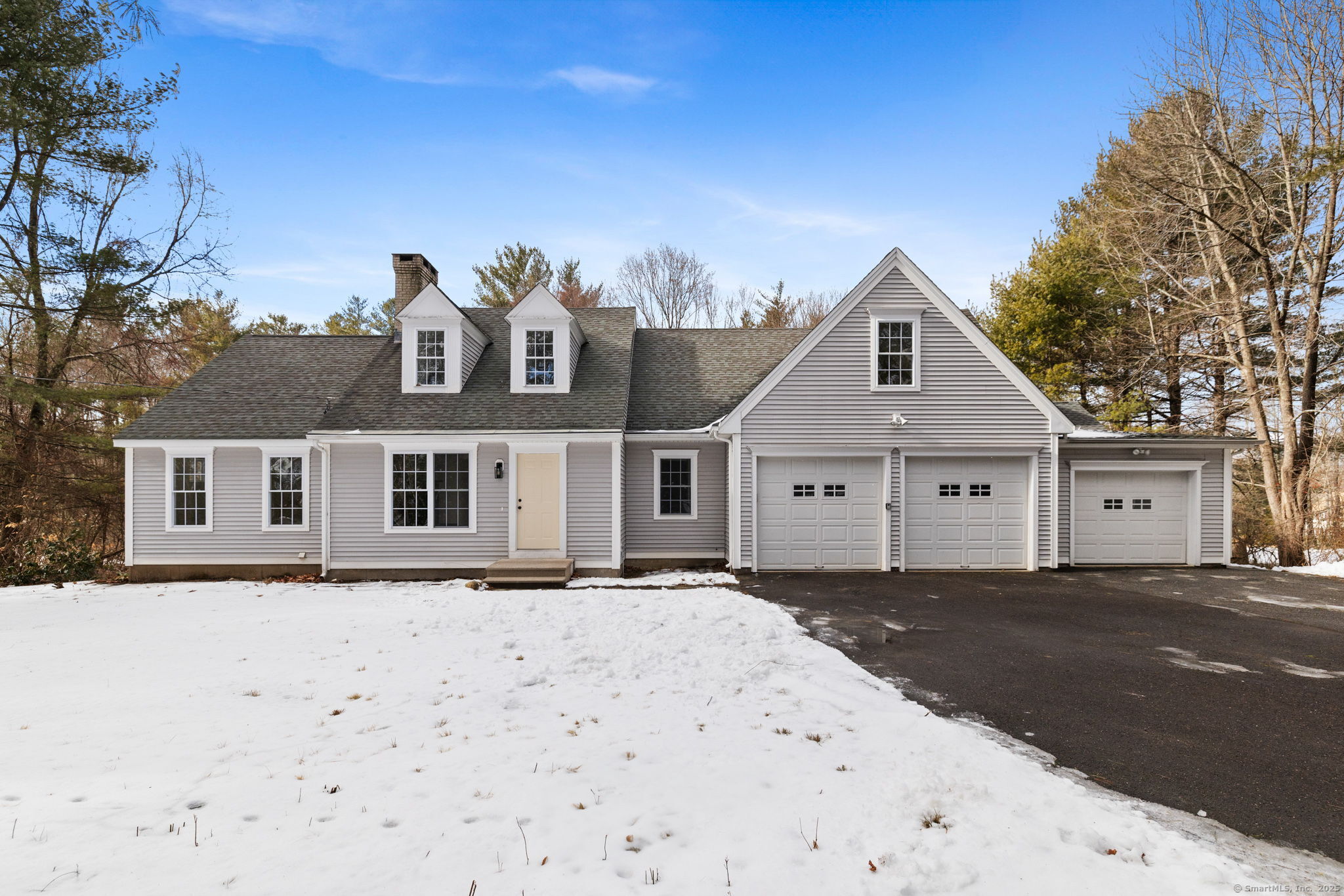 Goose Green Road, Barkhamsted, Connecticut - 5 Bedrooms  
4 Bathrooms  
11 Rooms - 