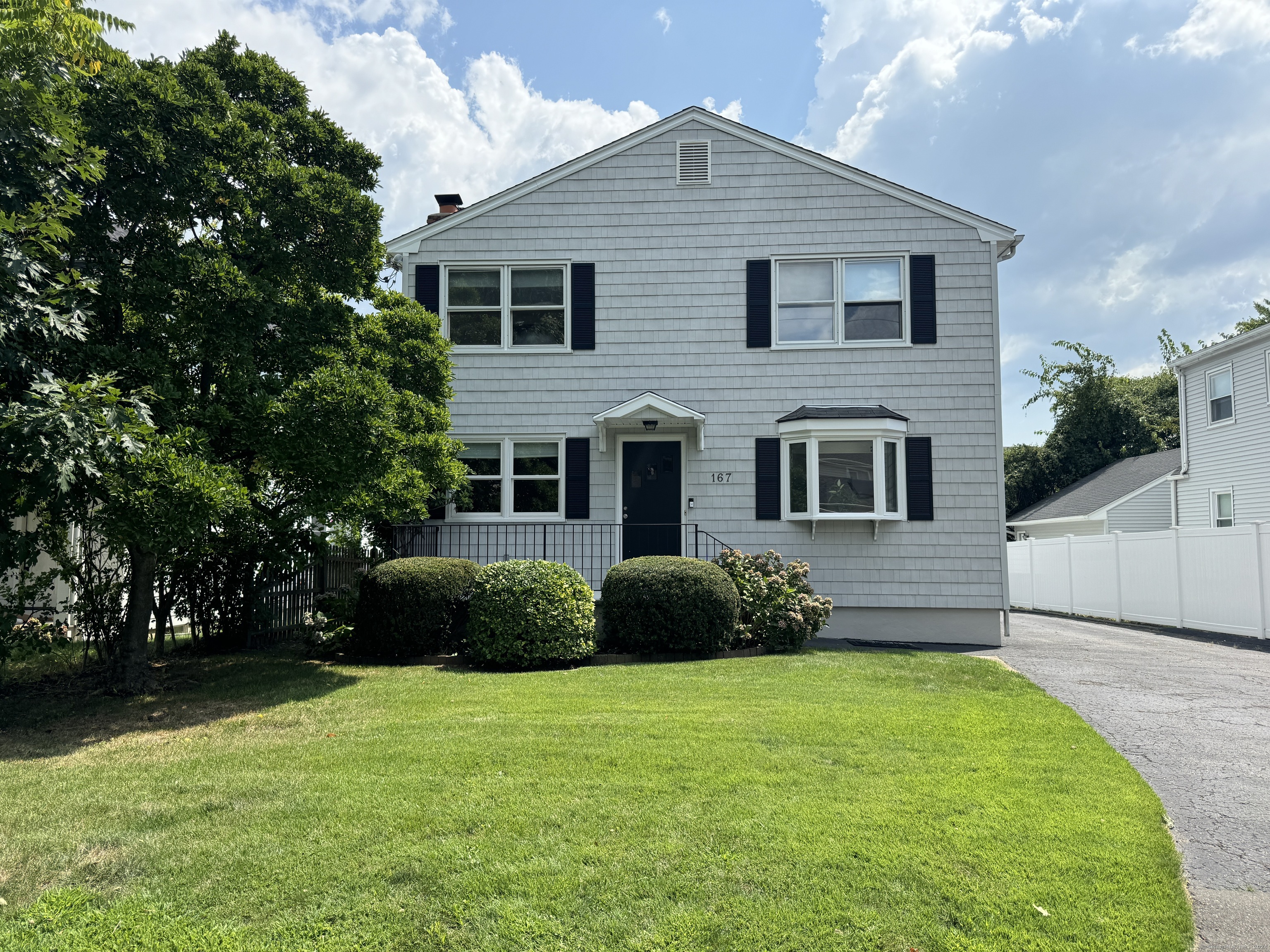 167 Rakoczy Avenue, Fairfield, Connecticut - 4 Bedrooms  
3 Bathrooms  
9 Rooms - 