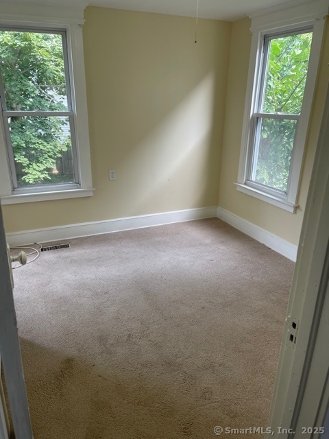New Haven, Connecticut 06515, United States, 2 Bedrooms Bedrooms, ,1 BathroomBathrooms,Residential,Active,84499