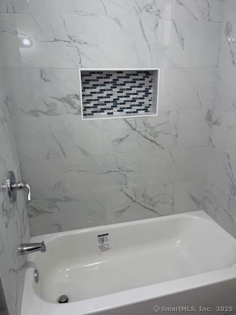 New Haven, Connecticut 06515, United States, 2 Bedrooms Bedrooms, ,1 BathroomBathrooms,Residential,Active,84499