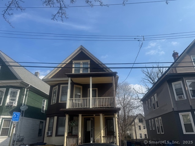 Pardee Place, New Haven, Connecticut - 2 Bedrooms  
1 Bathrooms  
3 Rooms - 