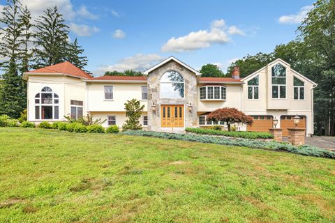 Apartment For Sale - 40 Walnut Street<br/> Monroe, CT 06468