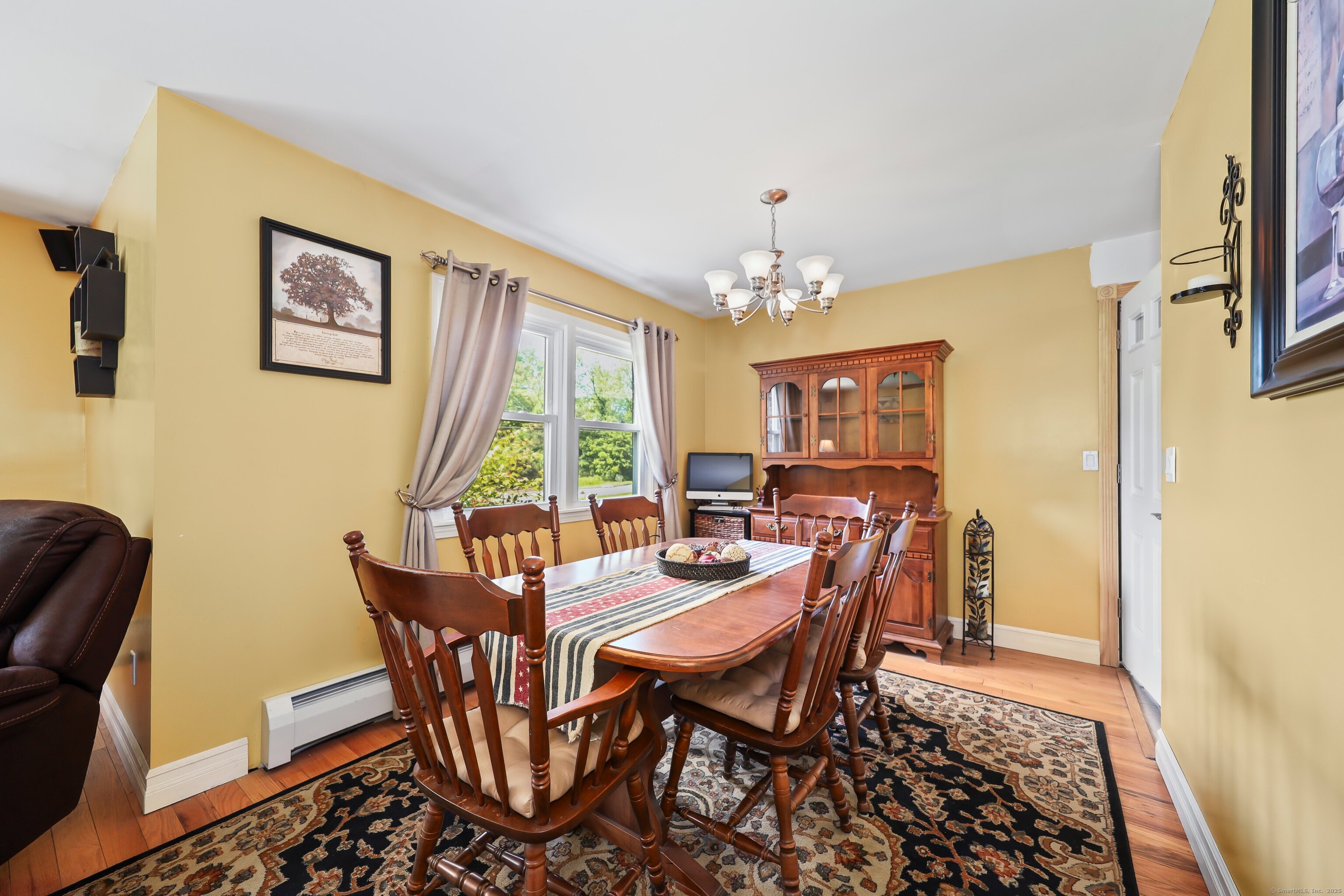 17 Straitsville Road