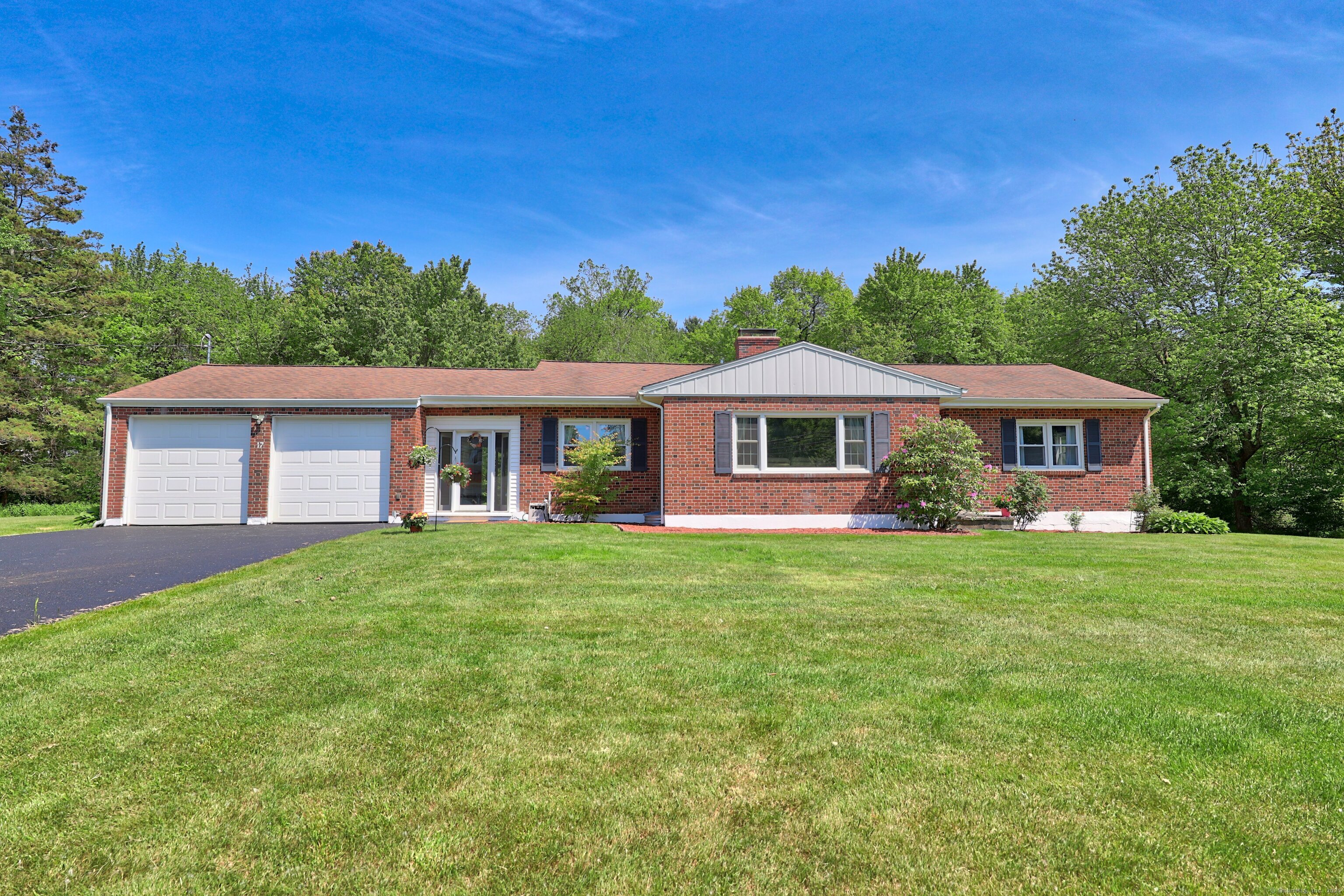 17 Straitsville Road