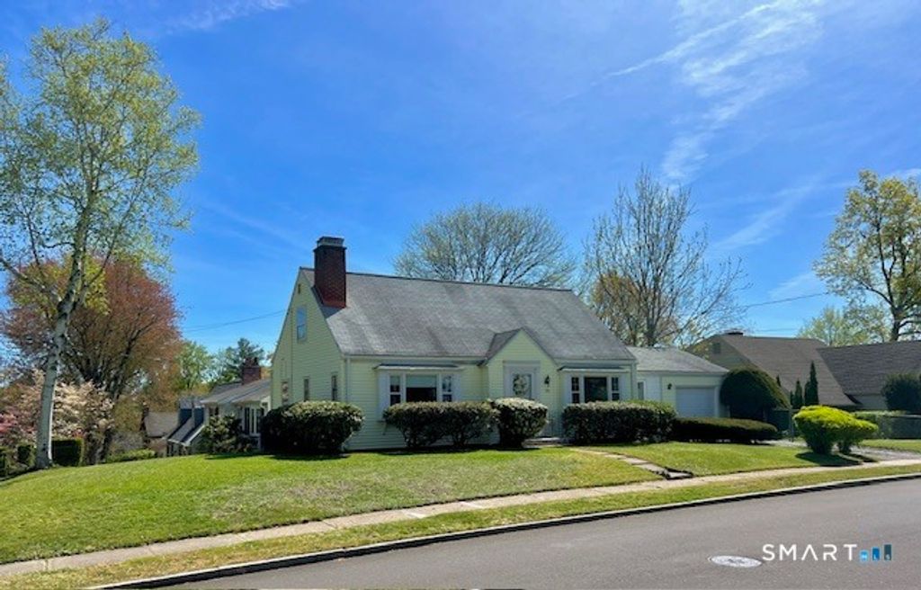 Photo of 178 Clifton Avenue, West Hartford, CT 06107 (MLS # 24170707)