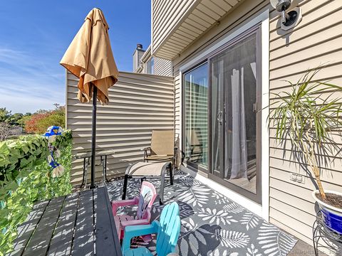 Tiny photo for 123 Pembroke Court #123, Meriden, CT 06450 (MLS # 24147609)