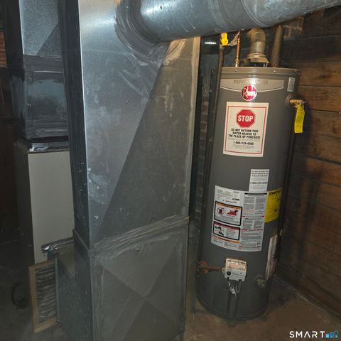 Tiny photo for 18 Darby Street, Bloomfield, CT 06002 (MLS # 24152138)