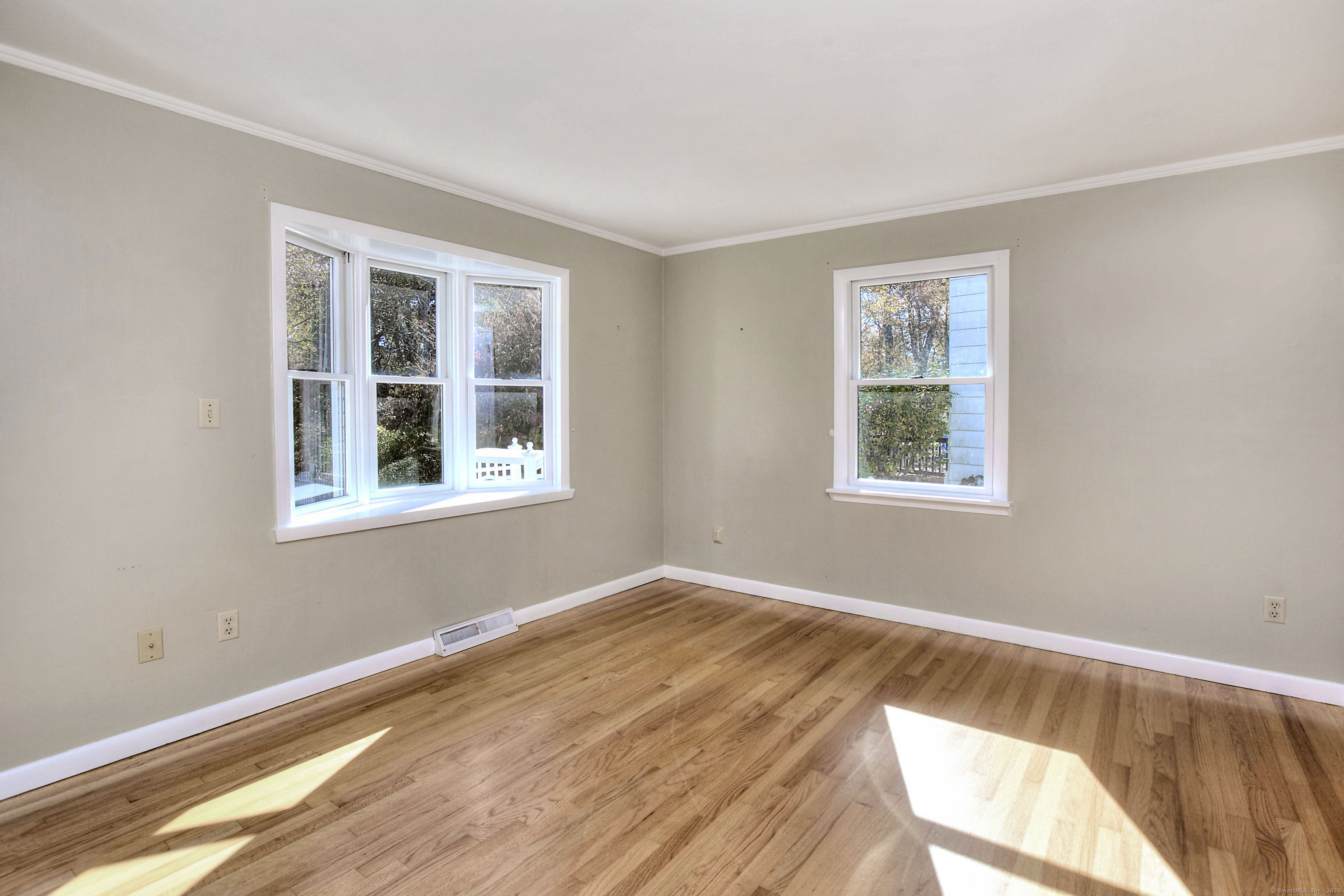 Fairfield, Connecticut 06824, United States, 3 Bedrooms Bedrooms, ,3 BathroomsBathrooms,Residential,Pending,235849