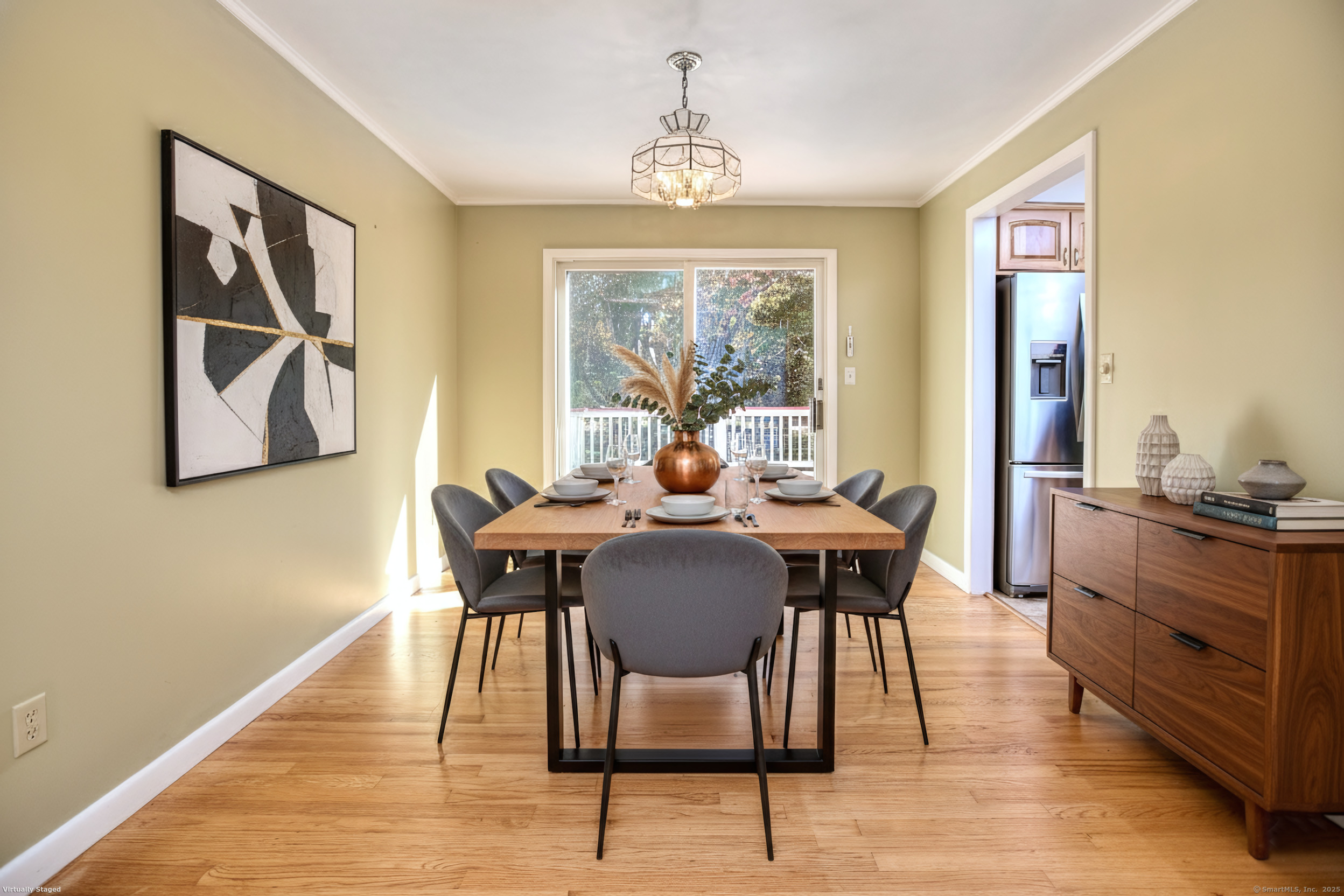 Fairfield, Connecticut 06824, United States, 3 Bedrooms Bedrooms, ,3 BathroomsBathrooms,Residential,Pending,235849