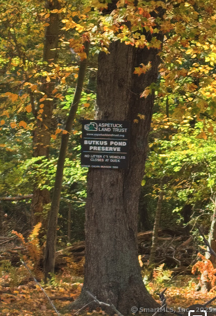 Fairfield, Connecticut 06824, United States, 3 Bedrooms Bedrooms, ,3 BathroomsBathrooms,Residential,Pending,235849