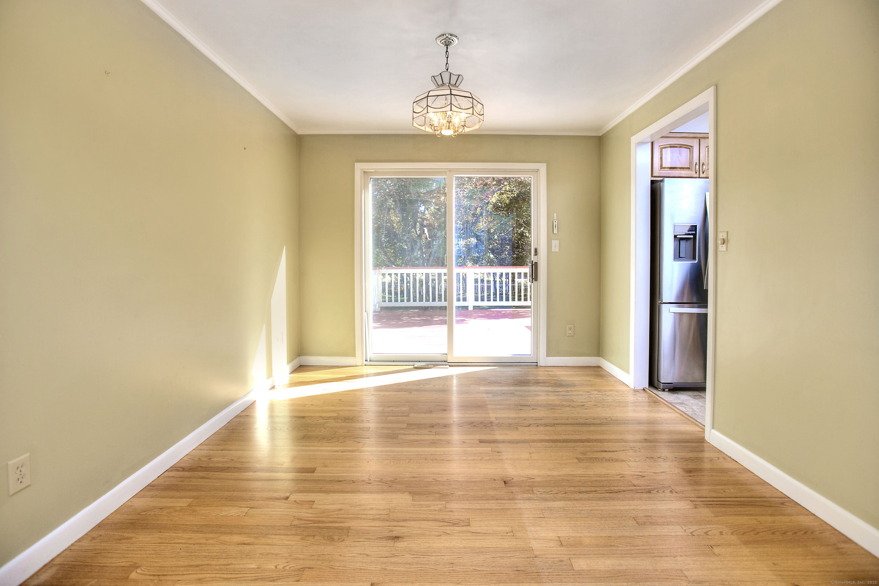 Fairfield, Connecticut 06824, United States, 3 Bedrooms Bedrooms, ,3 BathroomsBathrooms,Residential,Pending,235849