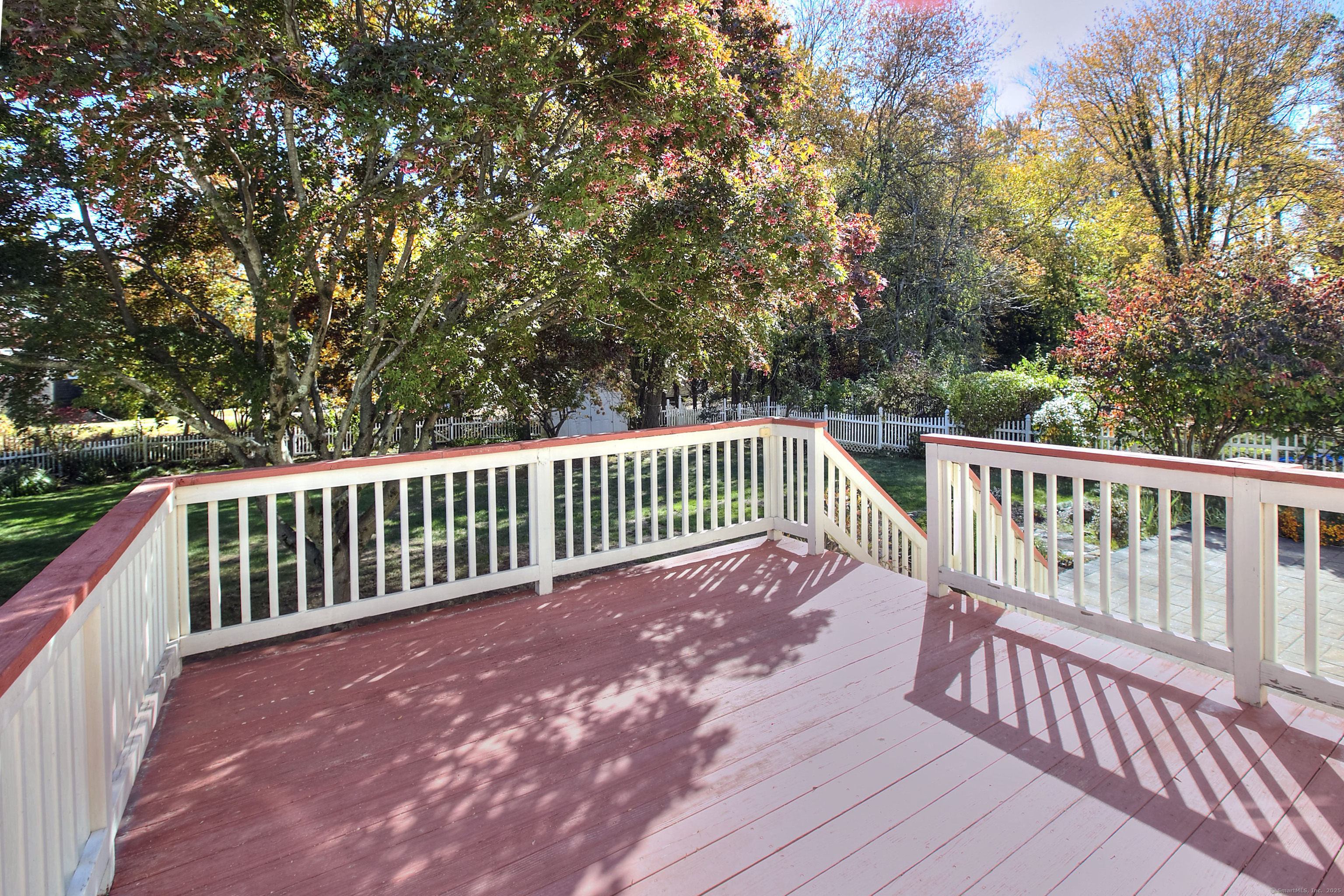 Fairfield, Connecticut 06824, United States, 3 Bedrooms Bedrooms, ,3 BathroomsBathrooms,Residential,Pending,235849