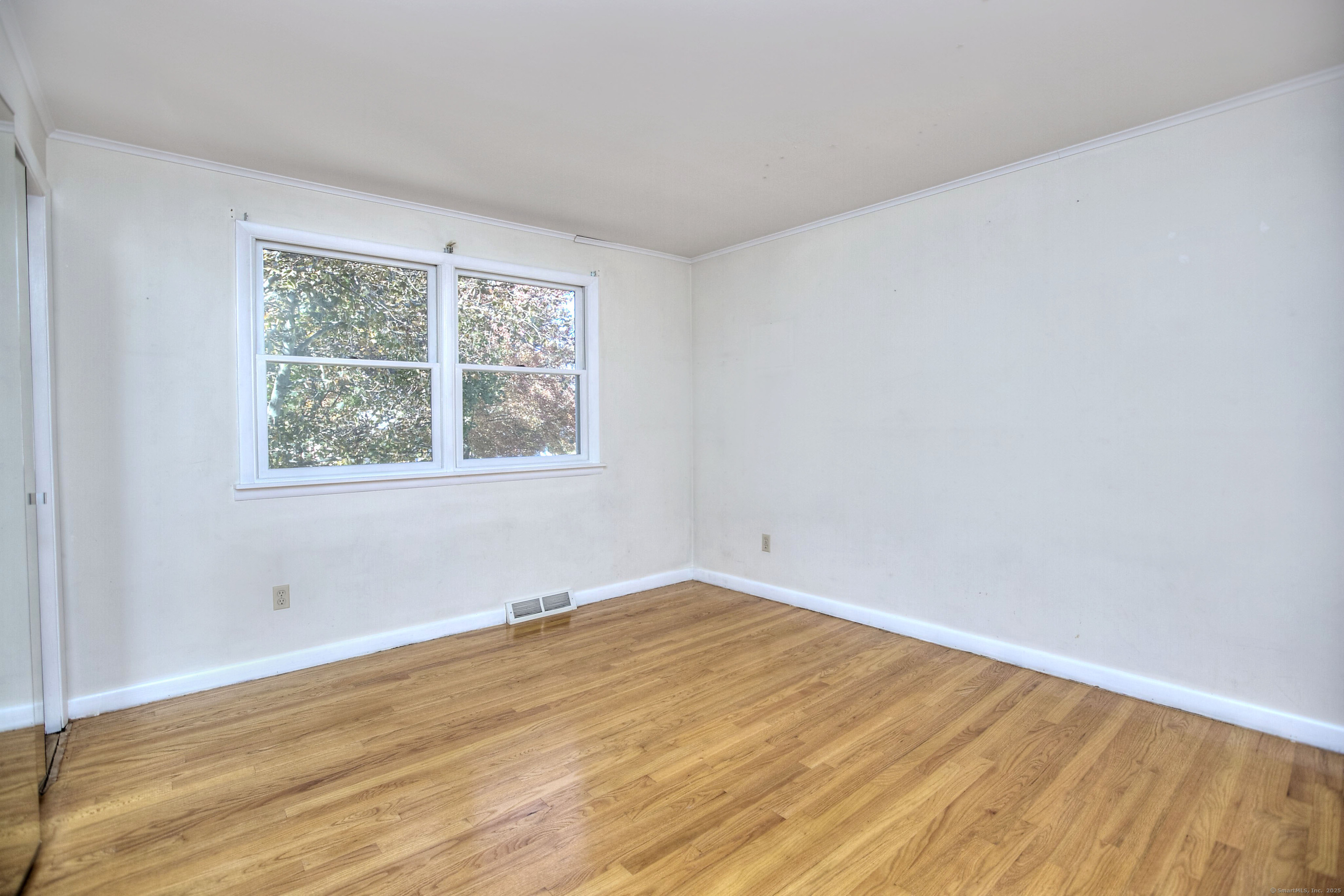 Fairfield, Connecticut 06824, United States, 3 Bedrooms Bedrooms, ,3 BathroomsBathrooms,Residential,Pending,235849