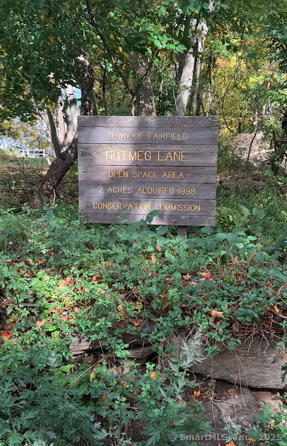 Fairfield, Connecticut 06824, United States, 3 Bedrooms Bedrooms, ,3 BathroomsBathrooms,Residential,Pending,235849