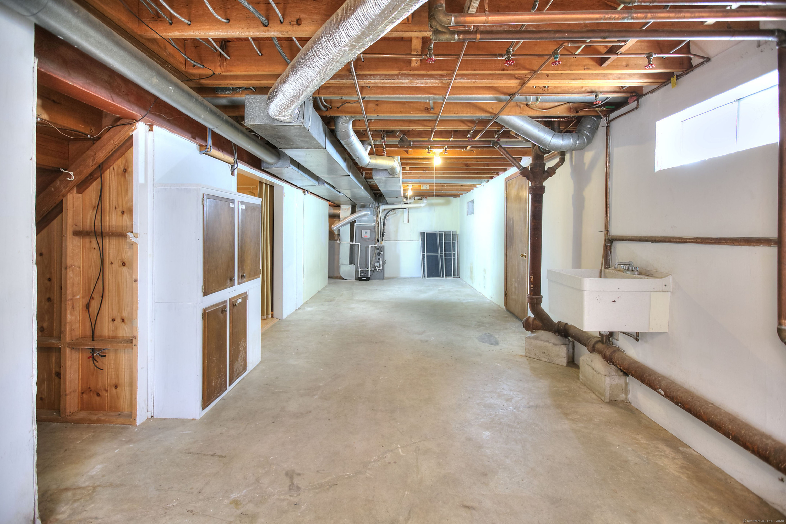 Fairfield, Connecticut 06824, United States, 3 Bedrooms Bedrooms, ,3 BathroomsBathrooms,Residential,Pending,235849