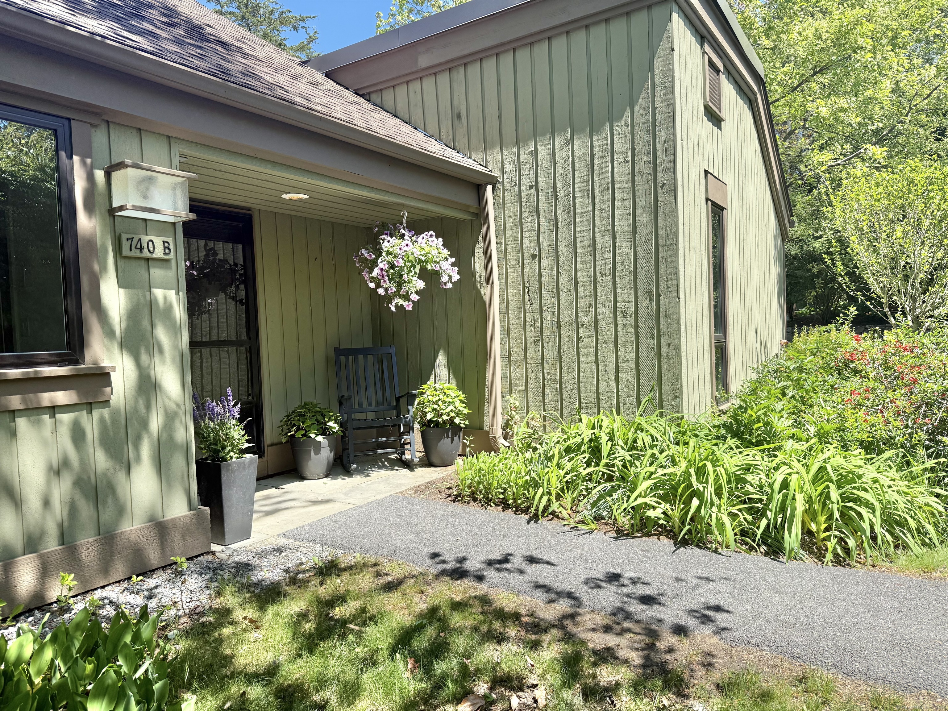740 Heritage Village B