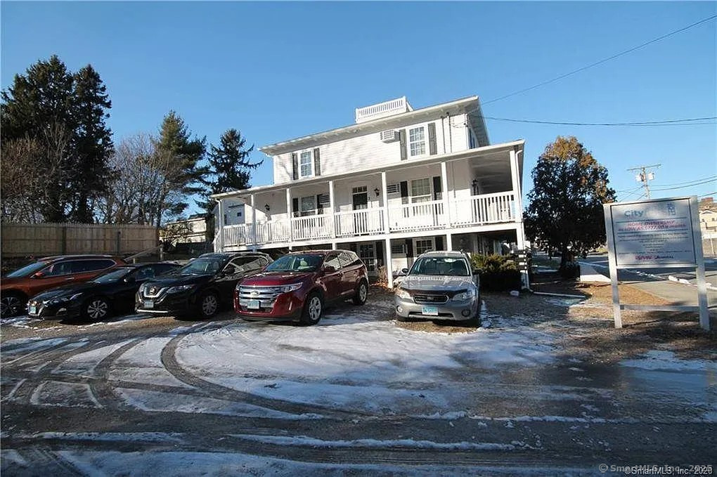 Rental Property at Reed Street 3, New London, Connecticut - Bedrooms: 2 
Bathrooms: 2 
Rooms: 4  - $1,500 MO.