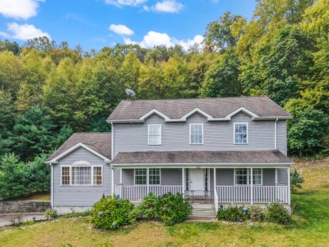 128 Melbourne Court Naugatuck CT 06770