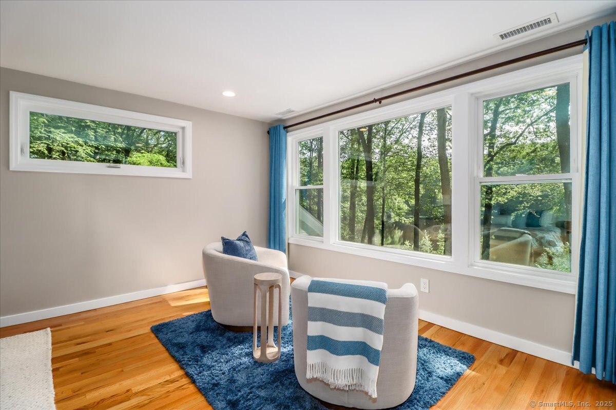 Stamford, Connecticut 06903, United States, 5 Bedrooms Bedrooms, ,4 BathroomsBathrooms,Residential,Active,153197