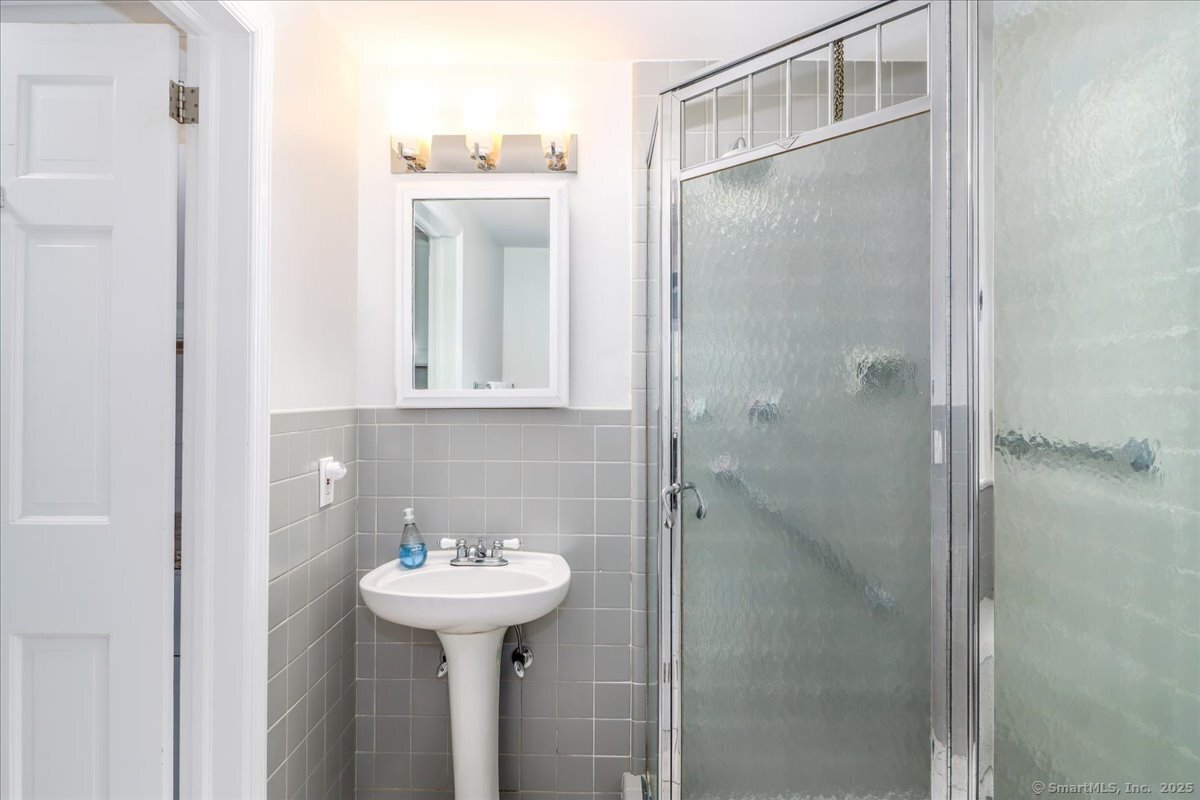 Stamford, Connecticut 06903, United States, 5 Bedrooms Bedrooms, ,4 BathroomsBathrooms,Residential,Active,153197