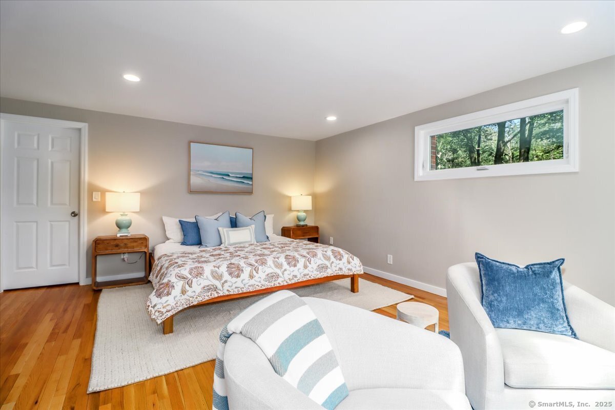 Stamford, Connecticut 06903, United States, 5 Bedrooms Bedrooms, ,4 BathroomsBathrooms,Residential,Active,153197