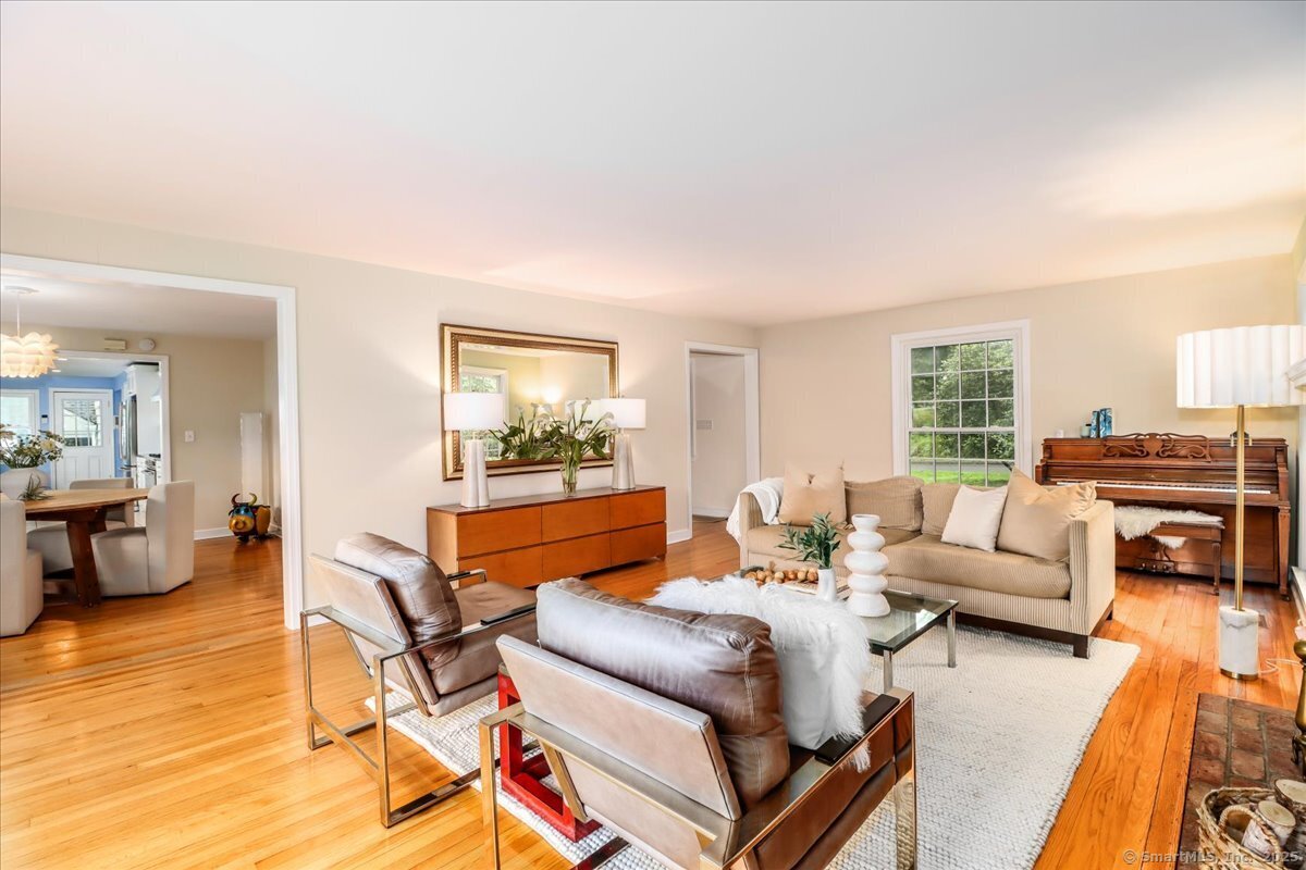 Stamford, Connecticut 06903, United States, 5 Bedrooms Bedrooms, ,4 BathroomsBathrooms,Residential,Active,153197