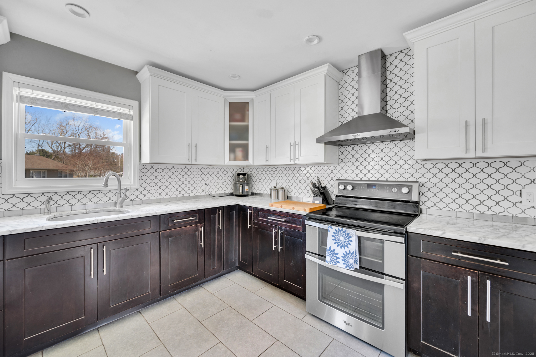 111 Green Manor Drive, East Hartford, Connecticut image 11