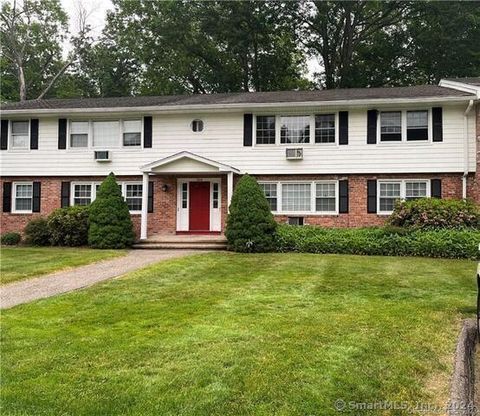 Photo of 262 Robin Court #B, Cheshire, CT 06410 (MLS # 24009810)