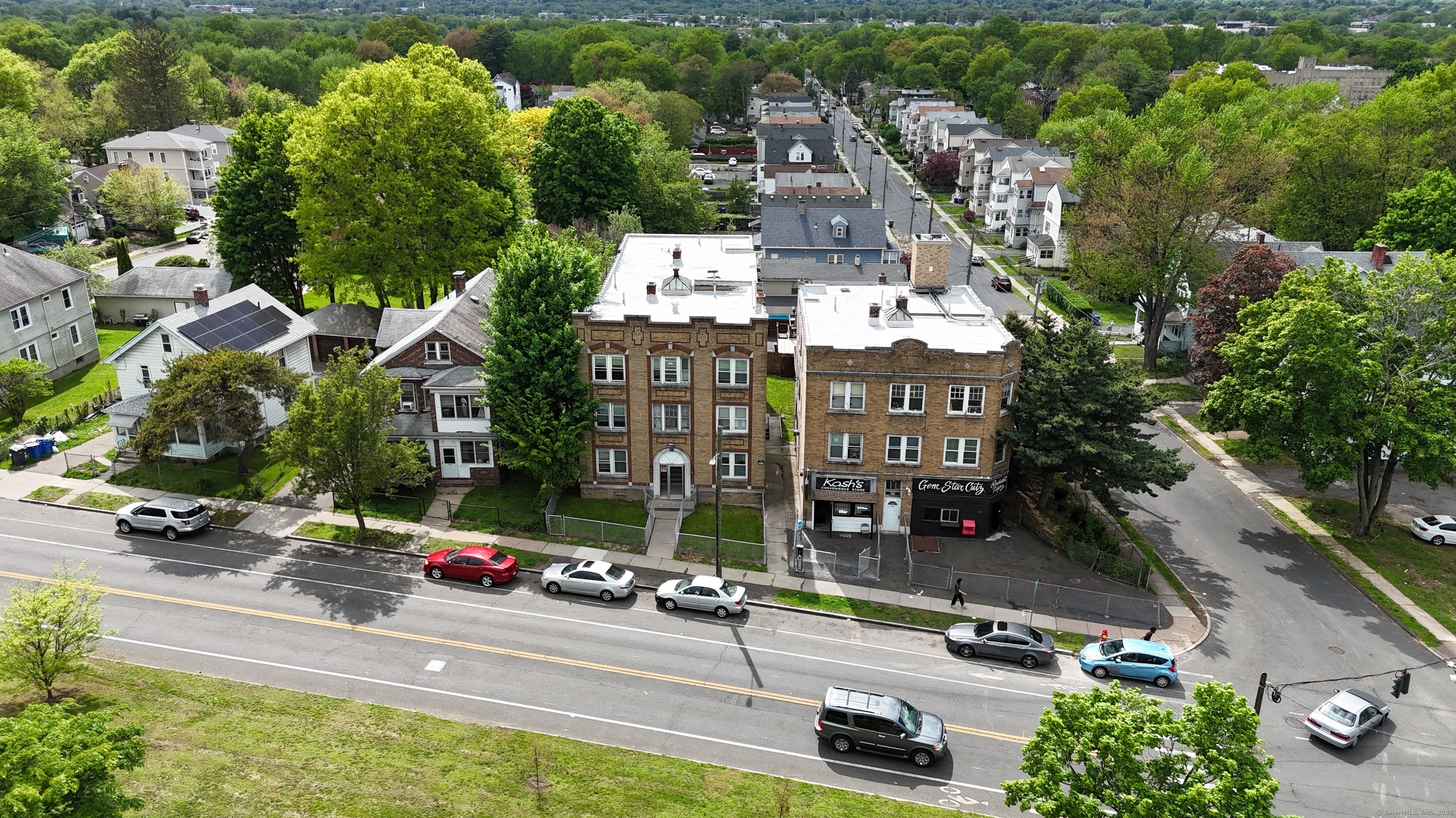 Zion Street, Hartford, Connecticut - 18 Bedrooms  
15 Bathrooms  
36 Rooms - 
