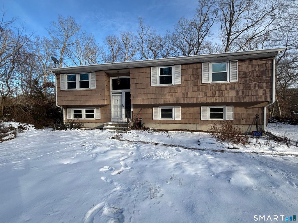 Photo of 39 Latimer Drive, East Lyme, CT 06333 (MLS # 24147185)