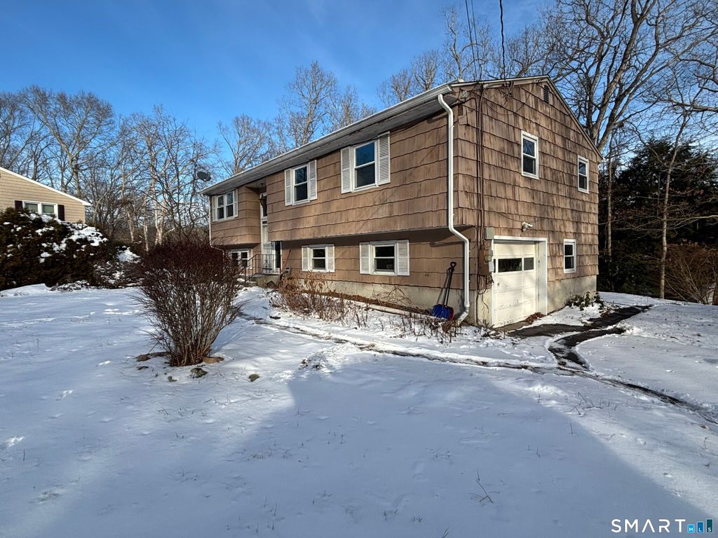 Photo of 39 Latimer Drive, East Lyme, CT 06333 (MLS # 24147185)