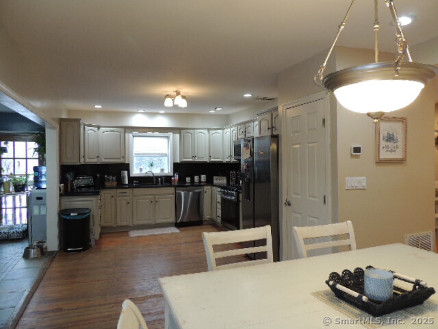2081 Hartford Turnpike, North Haven, Connecticut image 5