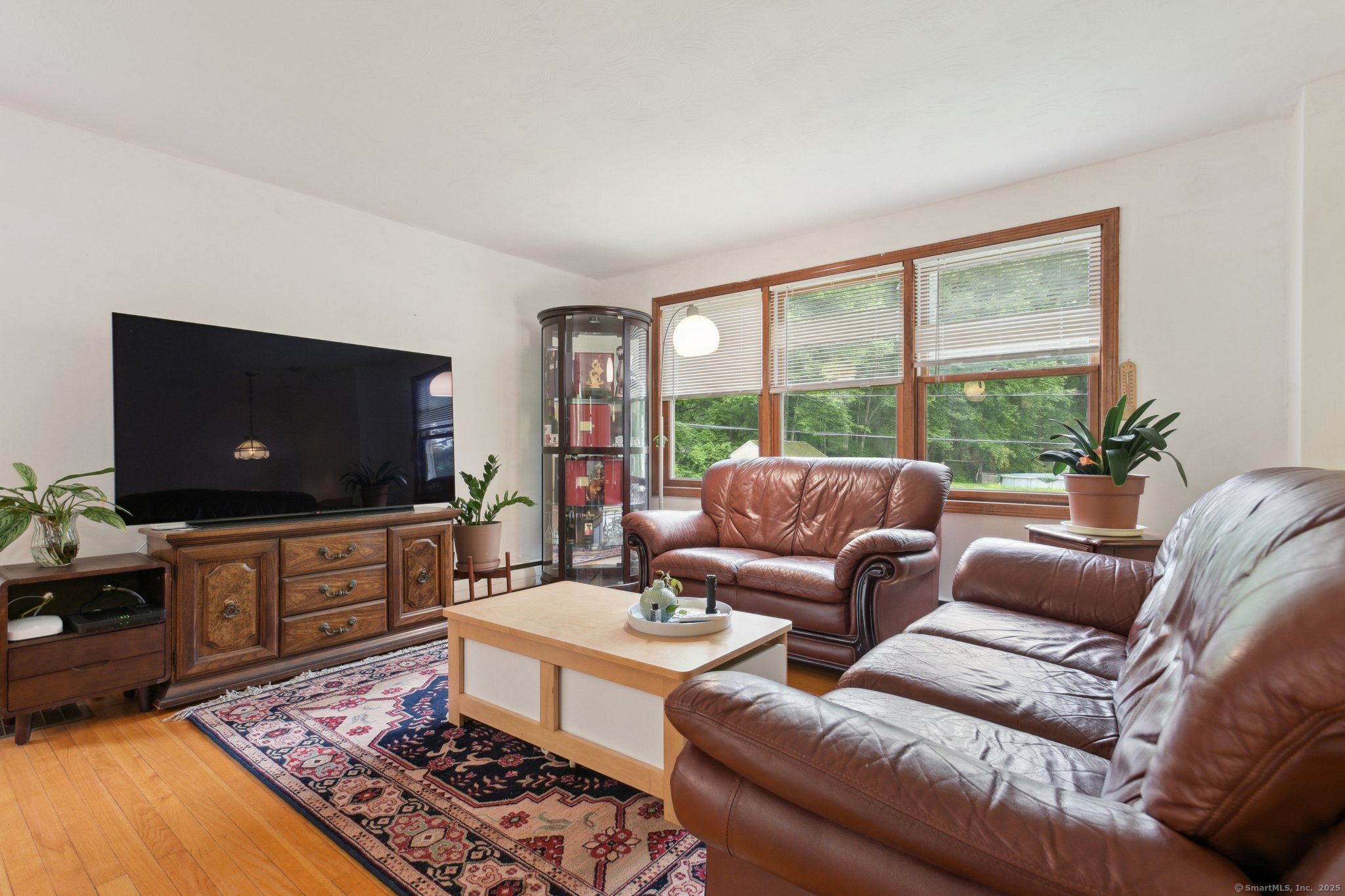 6 Royal Oaks Drive