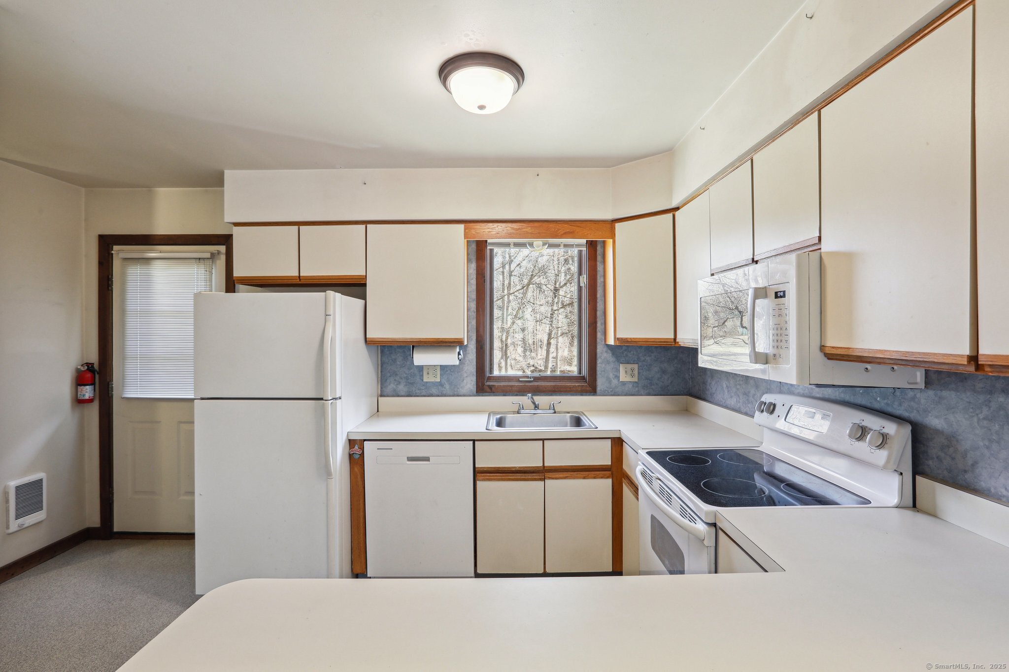 44 Twin Oaks #44, New Milford, Connecticut image 5