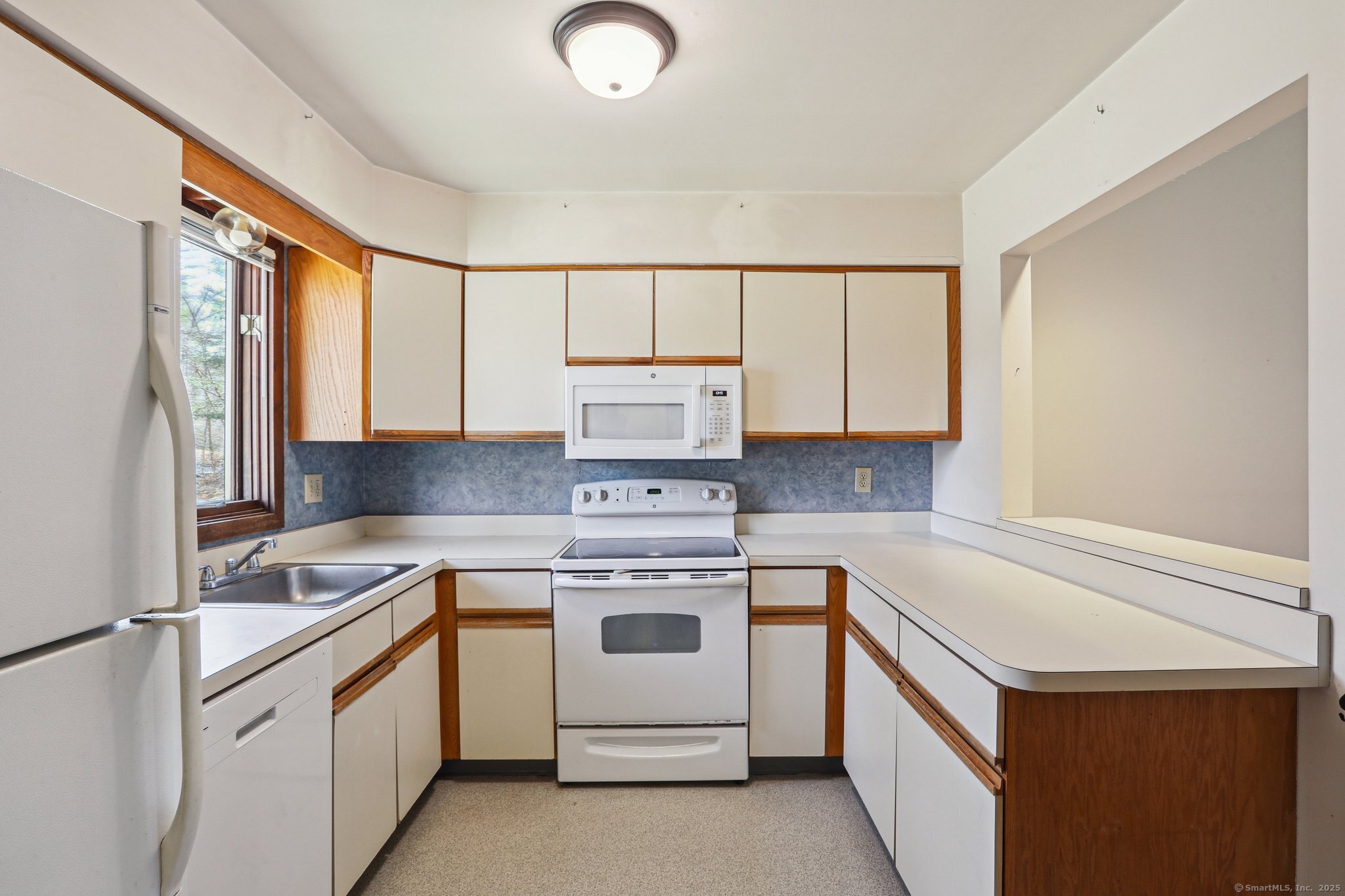 44 Twin Oaks #44, New Milford, Connecticut image 6