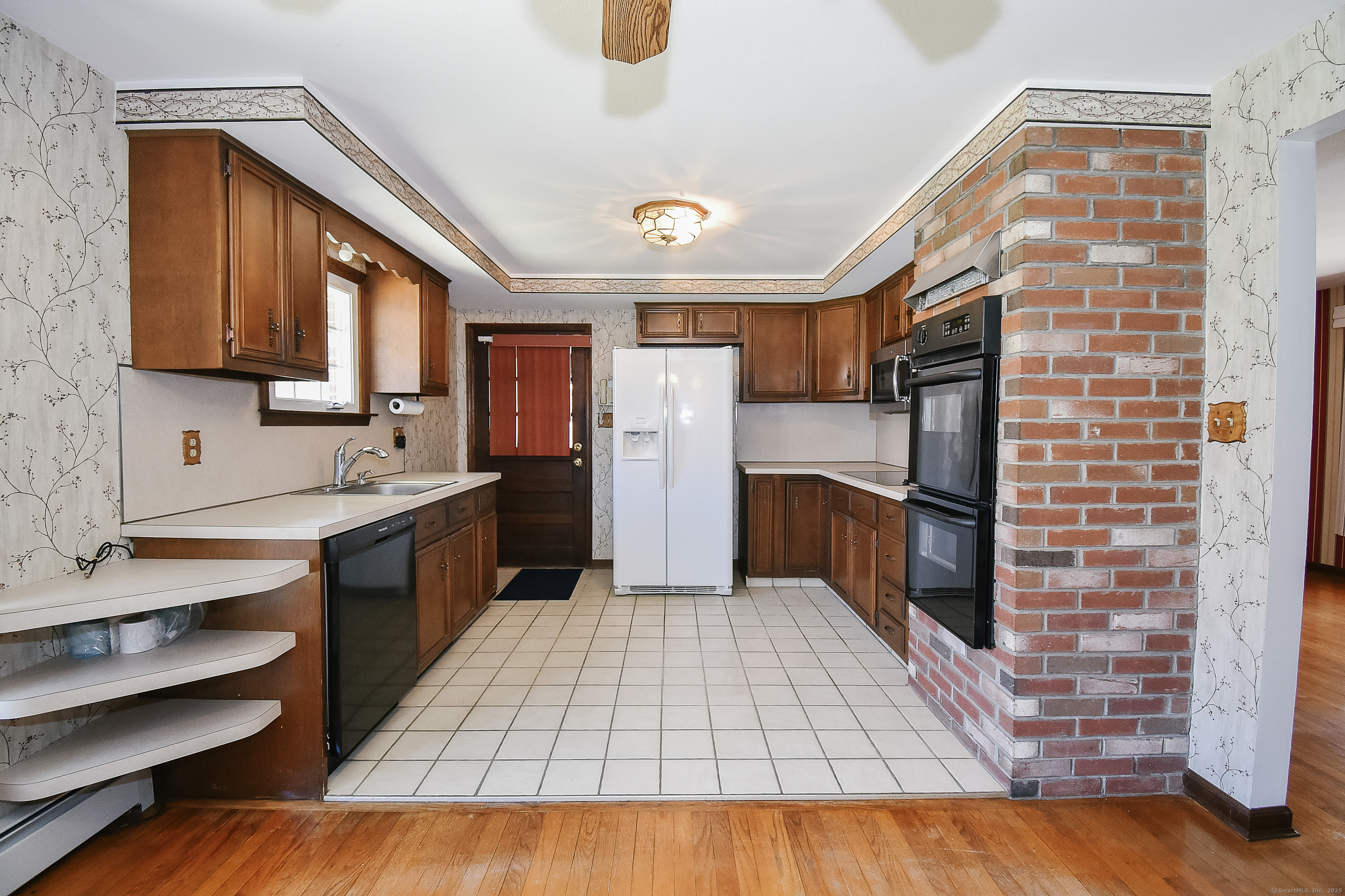 72 Johnnycake Mountain Road, Burlington, Connecticut image 6