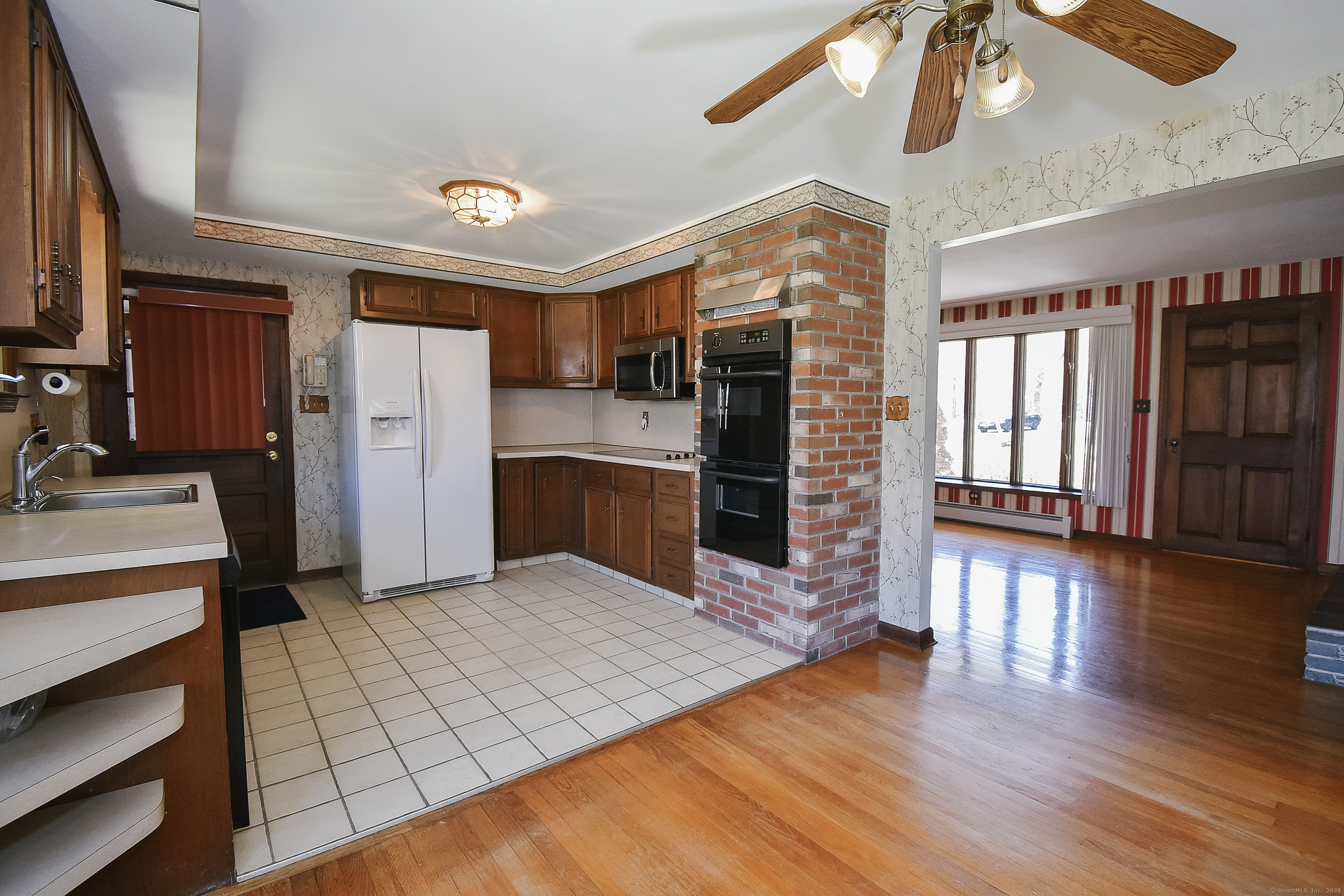 72 Johnnycake Mountain Road, Burlington, Connecticut image 5
