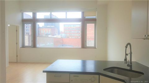 Condo For Rent - 804 Chapel Street #203<br/> New Haven County, New Haven, CT 06510