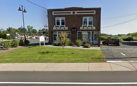 Tiny photo for 861 Farmington Avenue #2nd Floor, Berlin, CT 06037 (MLS # 24161333)