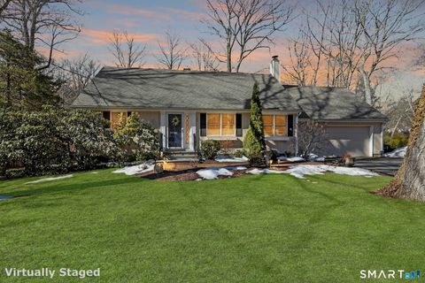 205 Winnepoge Drive Fairfield CT 06825