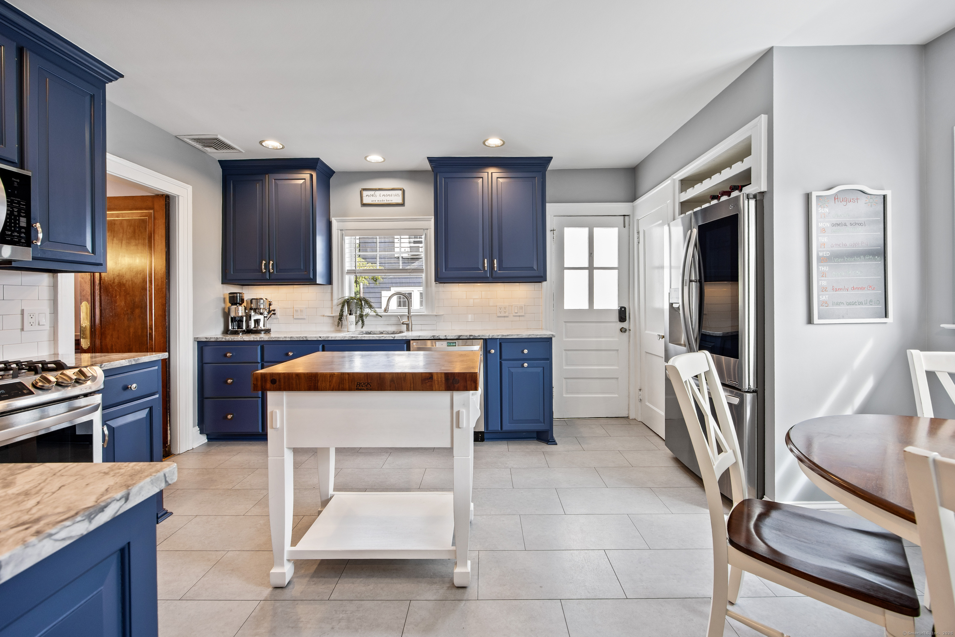 Wethersfield, Connecticut 06109, United States, 3 Bedrooms Bedrooms, ,3 BathroomsBathrooms,Residential,Coming Soon,198208