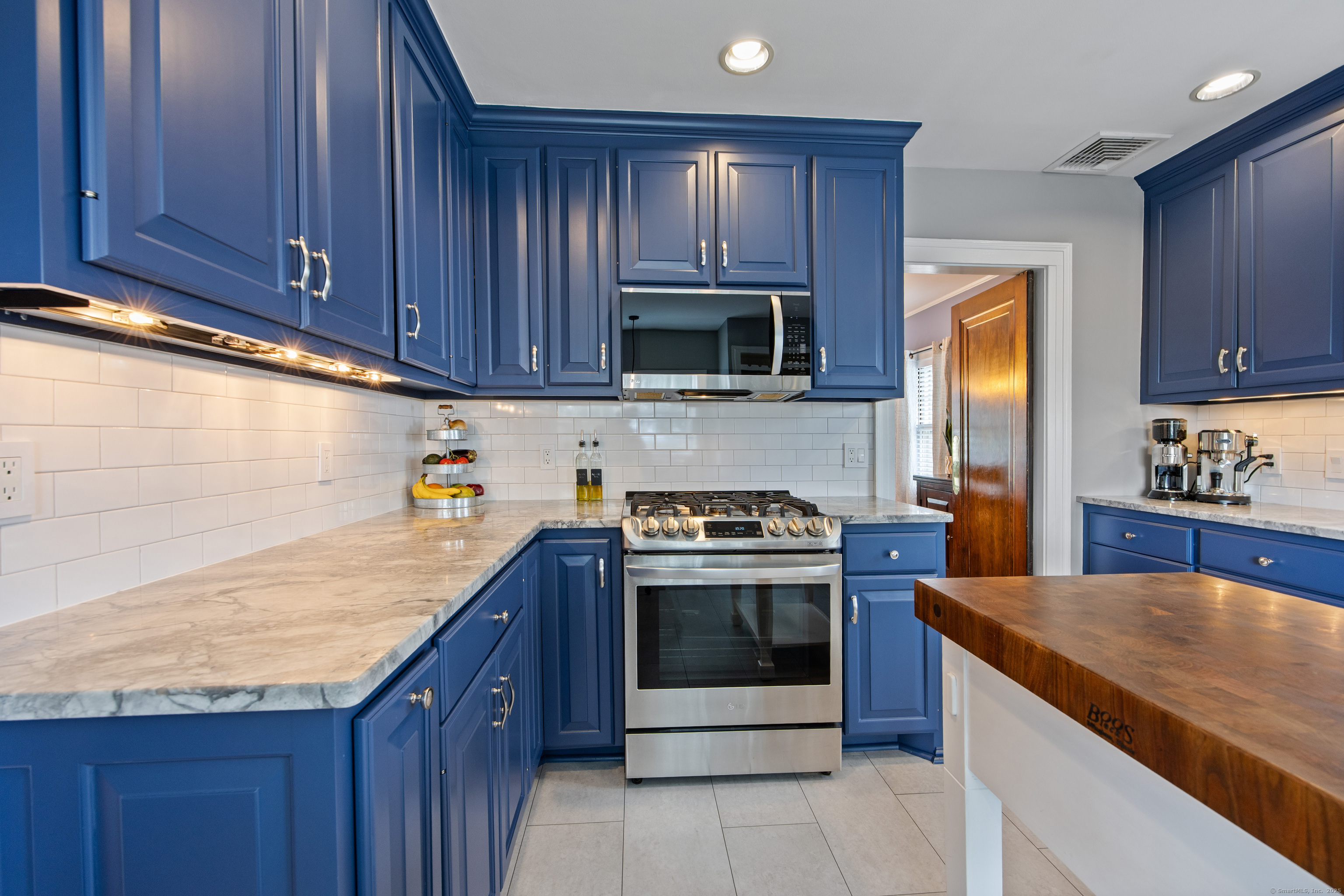 Wethersfield, Connecticut 06109, United States, 3 Bedrooms Bedrooms, ,3 BathroomsBathrooms,Residential,Coming Soon,198208