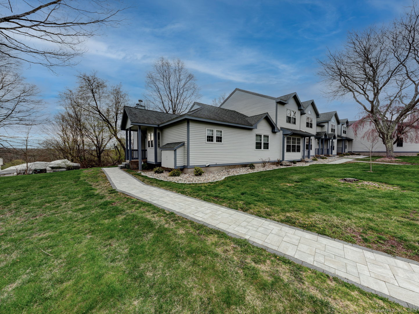 201 Deerfield Terrace 201