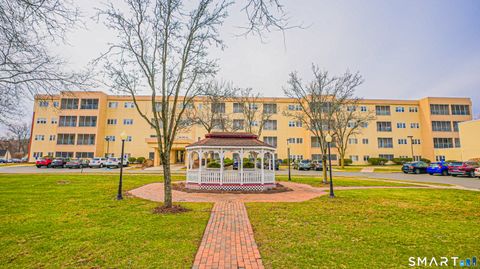 Condo For Sale - 75 Washington Avenue #2-105<br/> Hamden, CT 06518