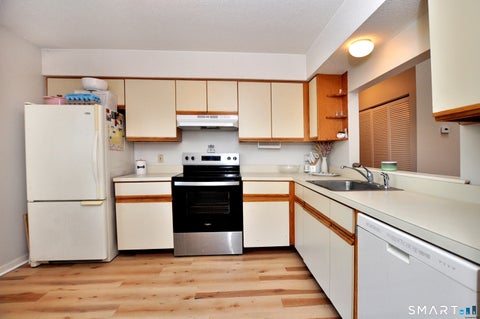 Tiny photo for 30 Simsbury Landing #30, Simsbury, CT 06070 (MLS # 24207342)