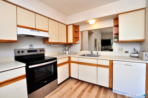 Tiny photo for 30 Simsbury Landing #30, Simsbury, CT 06070 (MLS # 24207342)