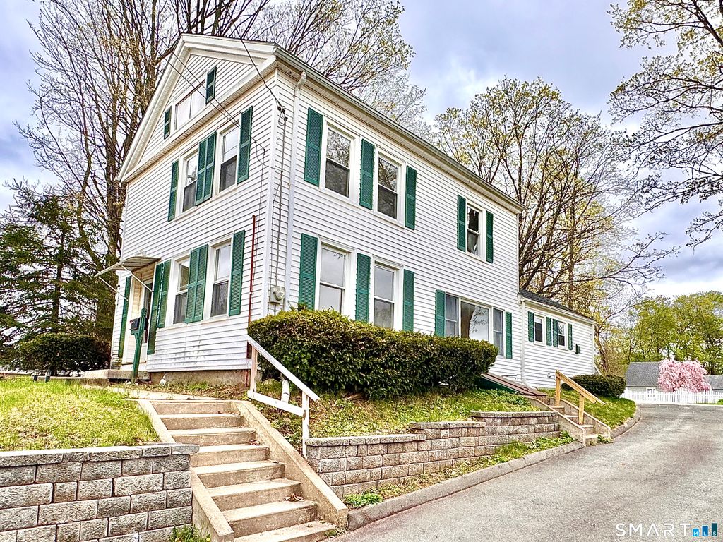 Photo of 454 Middle Turnpike E, Manchester, CT 06040 (MLS # 24168167)