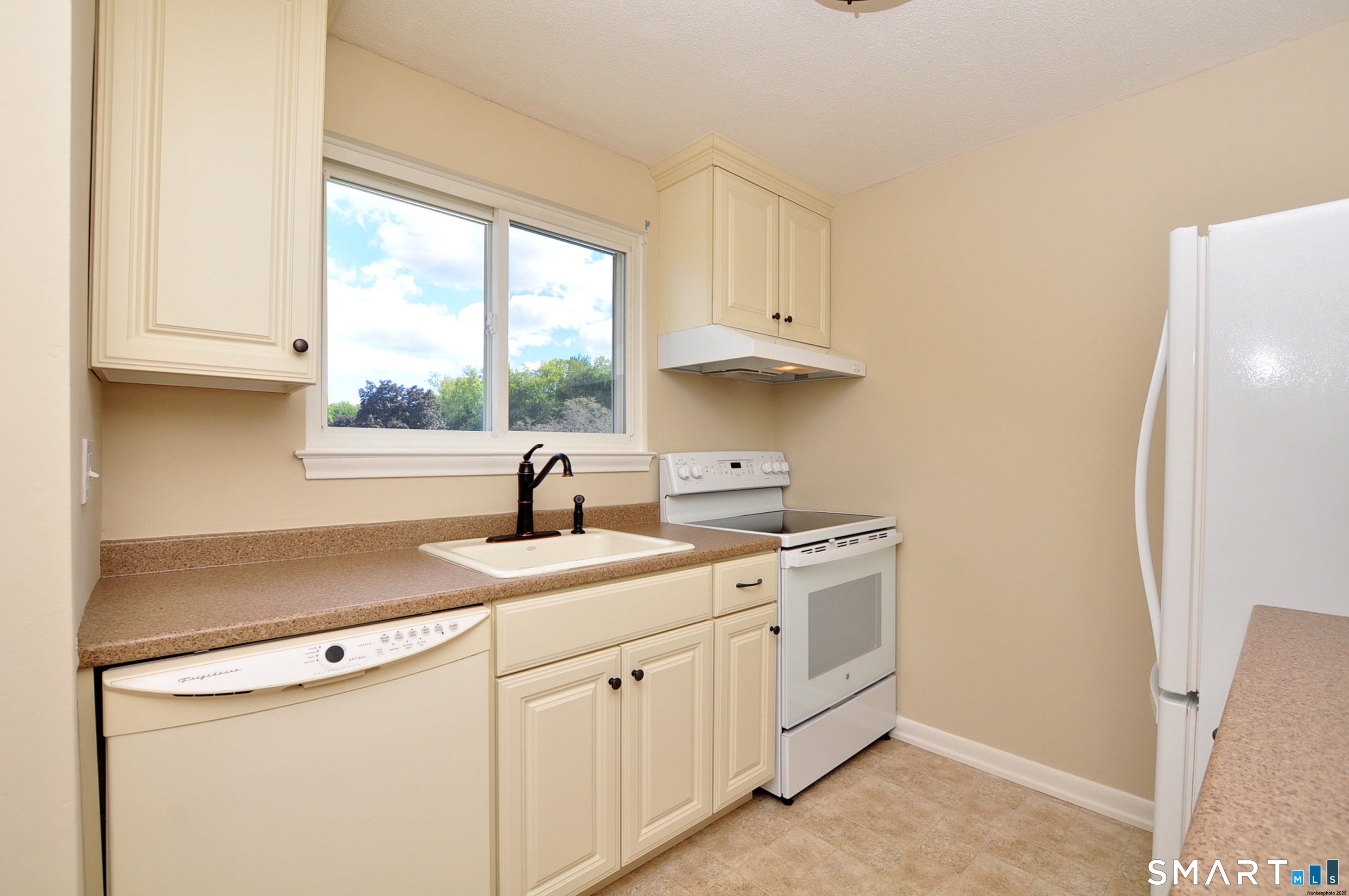 16 Seymour Road 8G