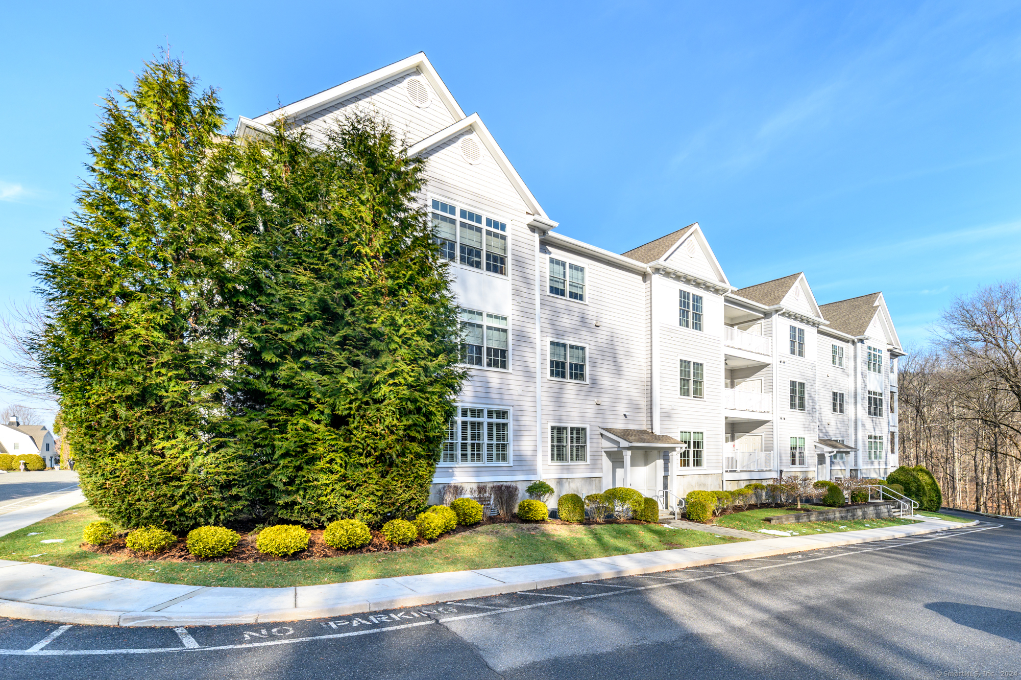 Property for Sale at 113 Still Water Circle 113, Brookfield, Connecticut - Bedrooms: 2 
Bathrooms: 2 
Rooms: 5  - $530,000