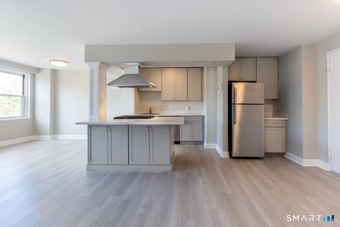 Condo For Sale - 2625 Park Avenue #4F<br/> Bridgeport, CT 06604